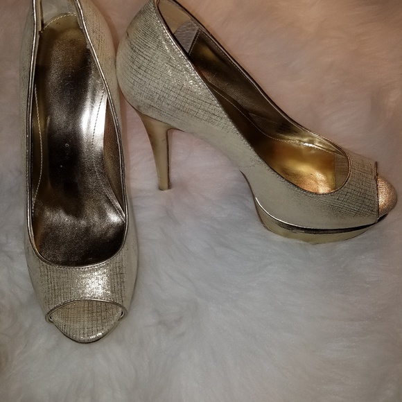 Heels - Picture 2 of 4